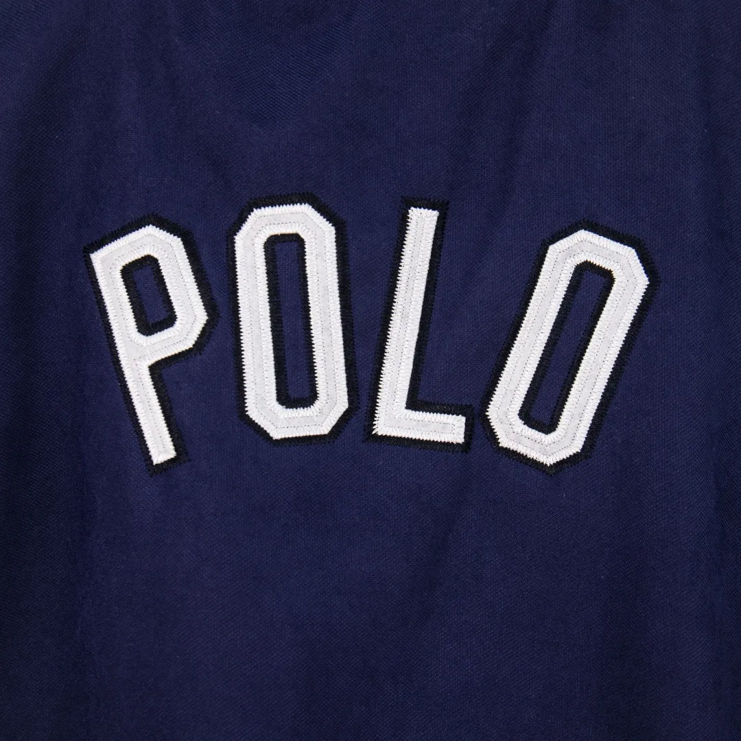 P320 zp version [Exclusive supply] Ralph Lauren/Ralph Lauren 2024 new hollow pony embroidery American retro wool surface splicing leather surface Zheng Xiujing's same short baseball uniform - Purchase the original open mold piqué twill 60 wool fabric ✅ Distinguish the market polyester woolen substandard model ❌ - Shoulder splicing soft lambskin ✅ Non-market artificial PU leather substandard model ❌ - Customized laser concave and convex RL original snap button✅ Unconventional flat four-button buckle in the market❌ - Four-strand thickened custom thread ✅ Not ordinary thin in the market ❌ - A baseball flight jacket that has been out of stock for a long time at the counter. Compared with SLP LV's baseball uniform, this Ralph Lauren baseball uniform has a more collegial feel. The upper body is versatile and not picky. The whole version is short, which makes the overall head-to-body ratio better. The shoulder seams are flat and open to avoid bloated bulges. The horse mark is hollowed out on the front chest. POLO font thick thread embroidery on the back, great texture Color: Blue Size: S M L XL Number: WW10756